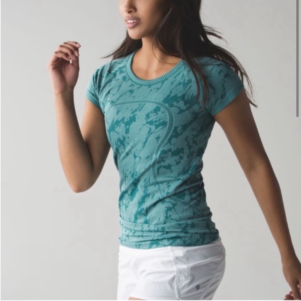 Lululemon swiftly shirt